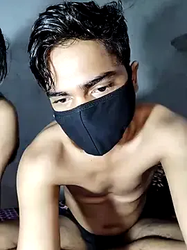 realcouple71 from StripChat