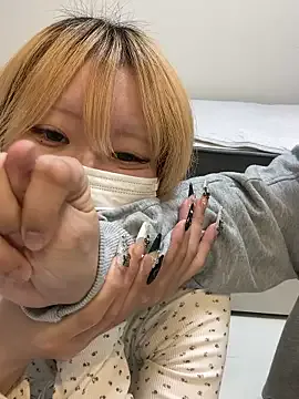 Freaky enjoyment with the curvaceous Reon_reonreon from StripChat teasing online reon_reonreon from StripChat