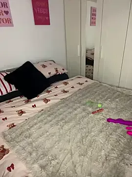 Rosieredxox from StripChat