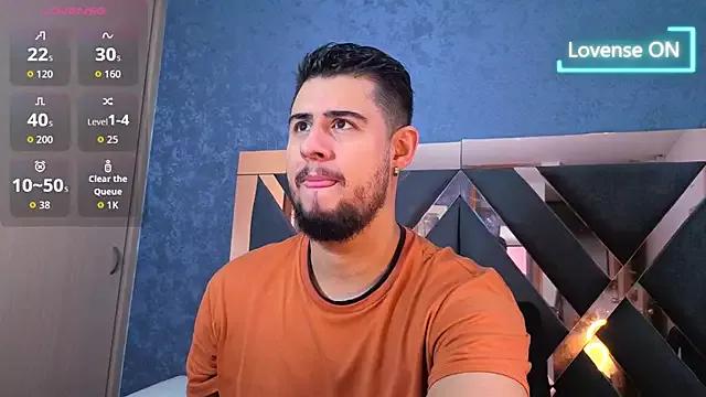 ryan_evanss from StripChat