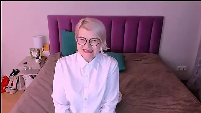 sabrinamacmarren from StripChat