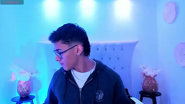 SalvadorFit from StripChat