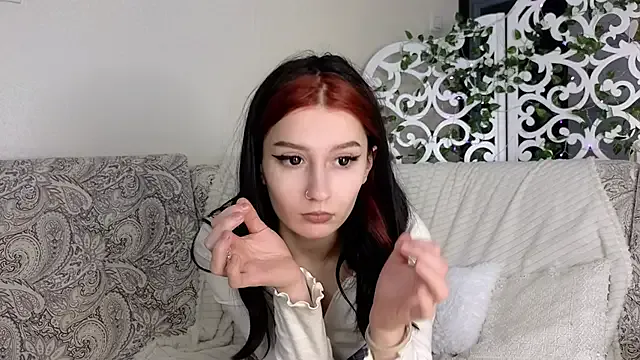 sandy_kiss from StripChat