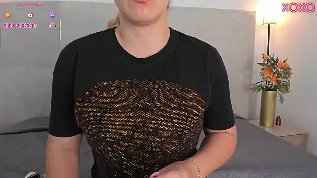 Saori_newman from StripChat