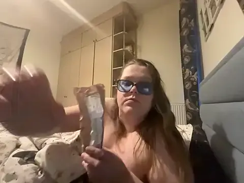 Scarletcum22 from StripChat