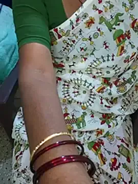 Saucy joy with the curvaceous Sexyrapa from StripChat stripping down on camera sexyrapa from StripChat