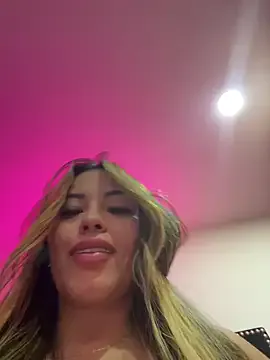 sexyyykloee from StripChat