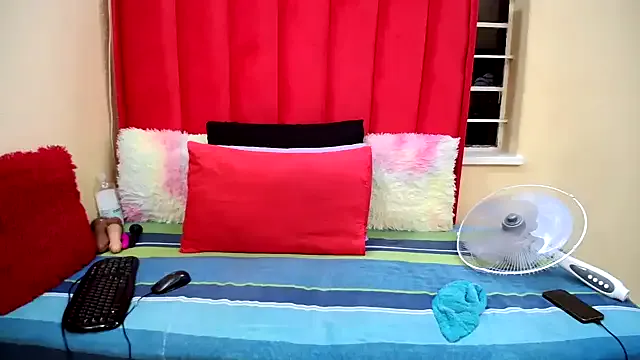 ShavePussyFatAss from StripChat