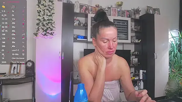 Freaky SheilaRyan from StripChat - steamiest outfits in a naked cumshow SheilaRyan from StripChat