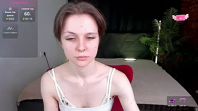 Shy_Vivi from StripChat