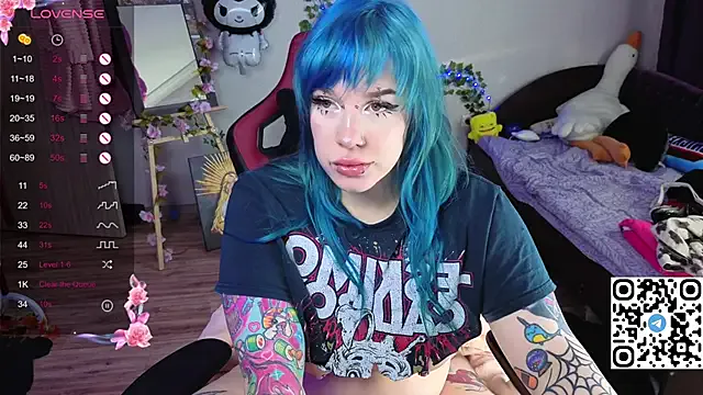 Silvia_Santorskii from StripChat