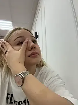 Sky_Cutie from StripChat