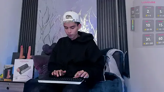 sky_jules from StripChat