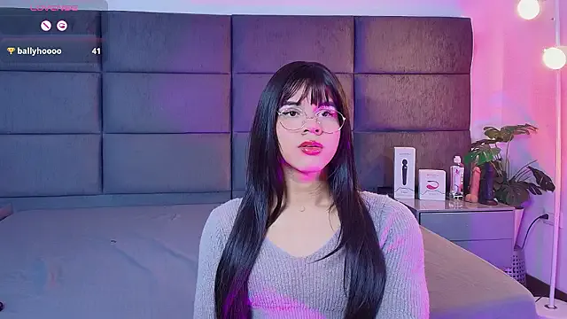 Slenna_Moon from StripChat