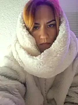 SlimBellaa from StripChat