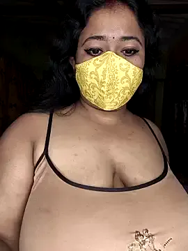 The amazing Smile-quien - cute cam room escort ready to climax Smile-quien from StripChat