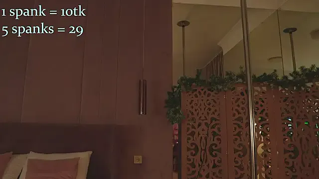 Smiley_Mia from StripChat