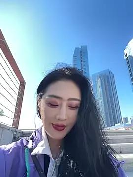 Masturbate to dirty performer So-linger so-linger from StripChat