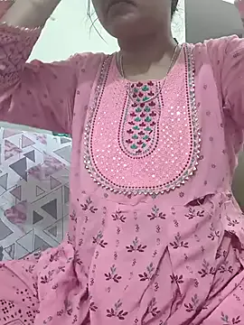 SpicyQueenX69 from StripChat