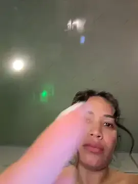 SQUIRTINGQUEEN11 from StripChat