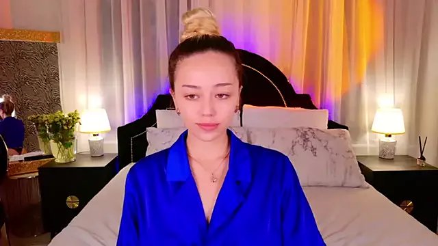 Private STELLA_RICH on StripChat