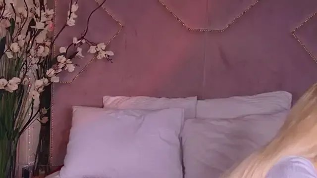 Private STELLA_RICH on StripChat