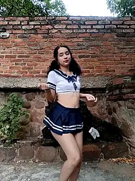 Admire naked camslut Sweet_outdoor_charm sweet_outdoor_charm from StripChat