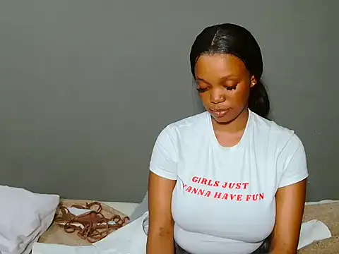 SweetieTinnyXx from StripChat