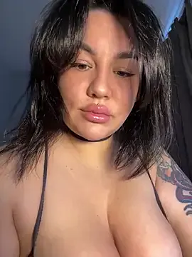 Masturbate to sexy stripper SwittieKendra SwittieKendra from StripChat