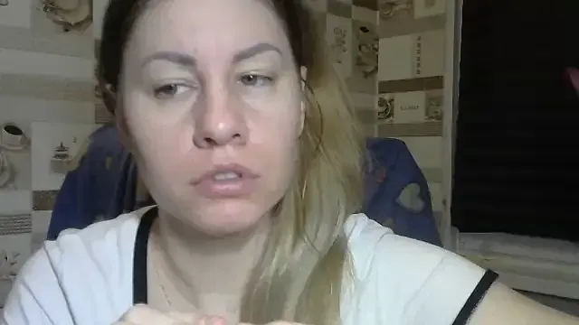 TherestlessKitty from StripChat