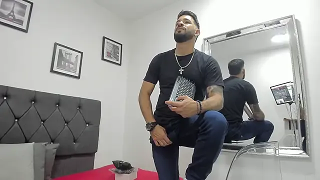 Thiagogomez from StripChat