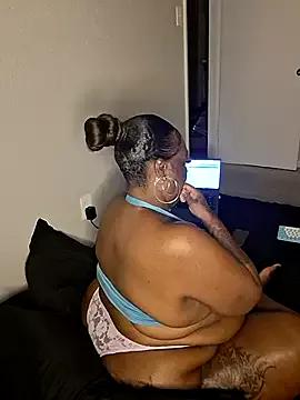 Slutty Thickkemzz41 wants you to fuck her body now Thickkemzz41 from StripChat