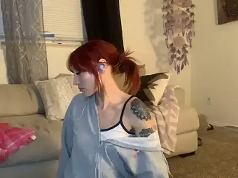 ThornsandHoney from StripChat