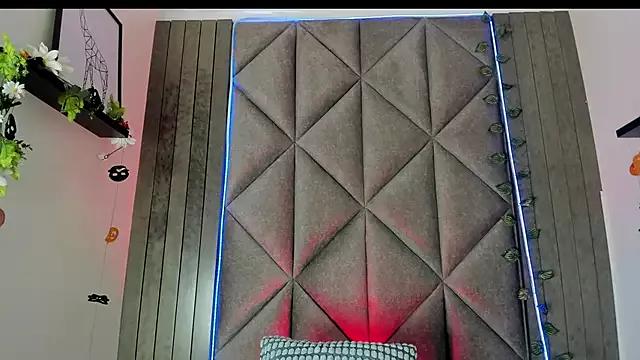 Gorgeous TiffValentinee_ wants you to fuck zir body now TiffValentinee_ from StripChat