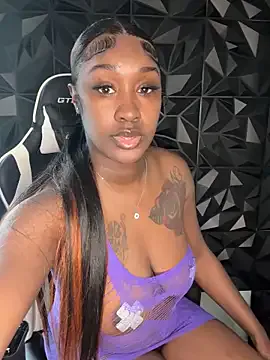 ToyaThick from StripChat