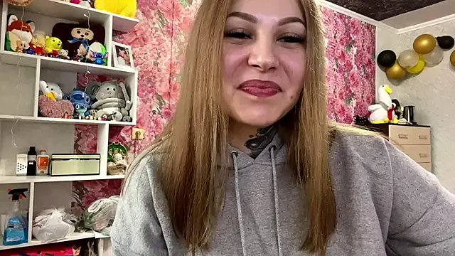 TraciBallena from StripChat