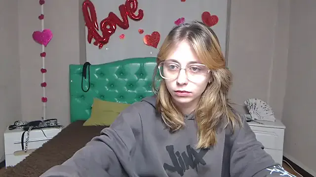 TracyLll from StripChat