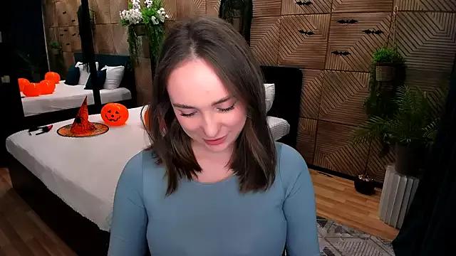 Naked TrueReincarnation wants you to fuck her body now TrueReincarnation from StripChat