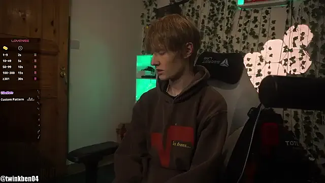 twinkben from StripChat