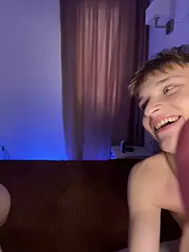 TwinksNextDoor from StripChat