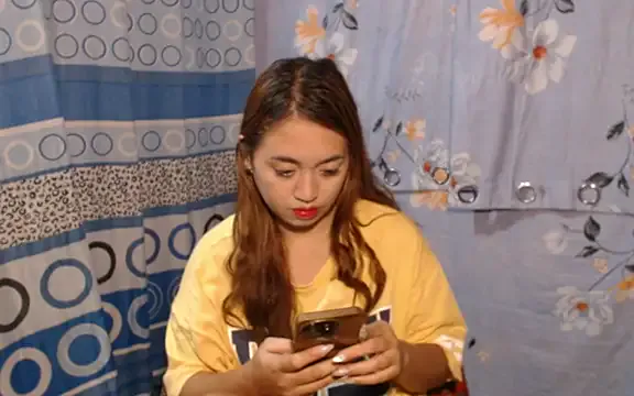 urlover_mae26 from StripChat