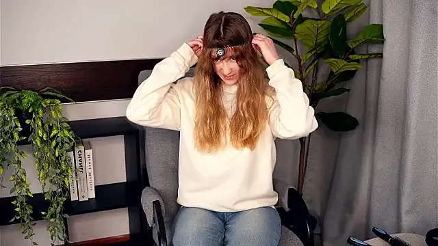 Sexy UshaAshauer wants you to fuck her body now UshaAshauer from StripChat