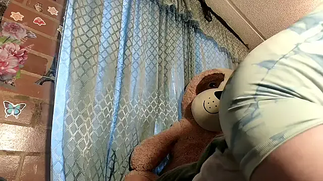 ValeriaLacrozee from StripChat