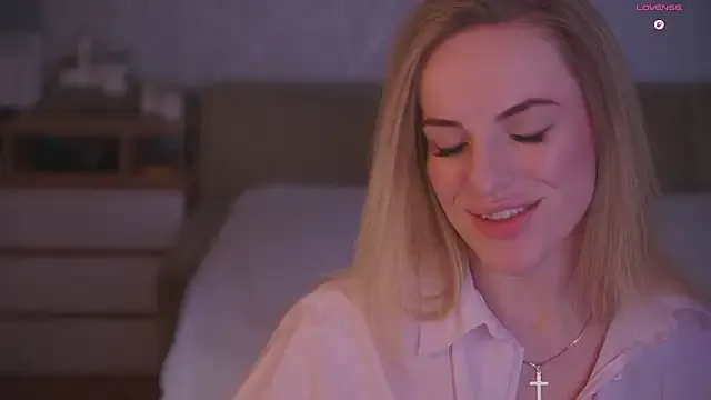 Vanille_Mystery from StripChat