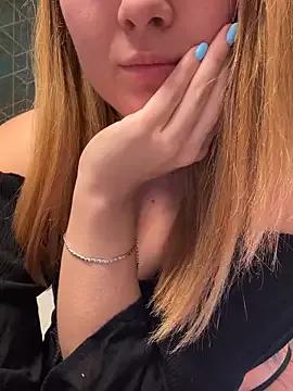 Velvetnoir21 from StripChat