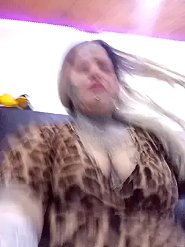 Bicurious beauty: Venus_Rock gets uncovered while massaging her slit on video Venus_Rock from StripChat