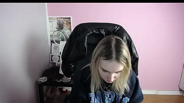 viktoria_lovely from StripChat