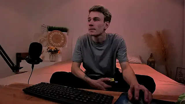 Volan_Starts from StripChat