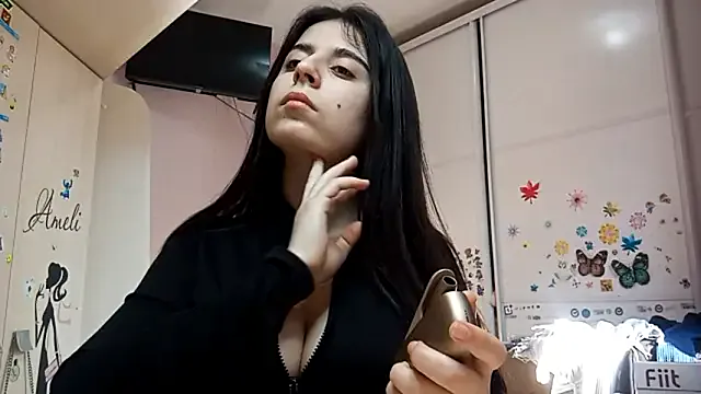 WaltraudPattie from StripChat