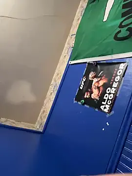 WhiteMeatsRican from StripChat